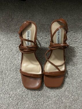 Steve Madden Brown Strappy Square-Toe Sandals Size 8